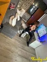 roxana-bdsm-via-kinky-68da7ed2b6e471001315eca1