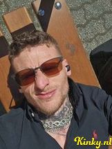 jonathan-escort-via-kinky-68dad17f39a405001305ebcc