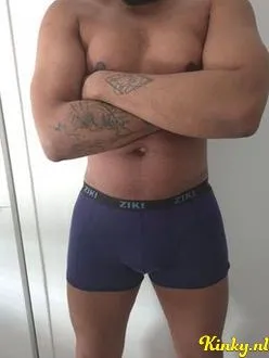 dominic-escort-via-kinky-68dd385cc6c1e00013daaa96