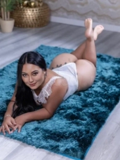 manuela-erotische-massage-via-kinky-6948f93b5a43690013eda14c