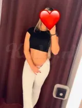Nora - Arabisch hoertje dat sexcontact wilt