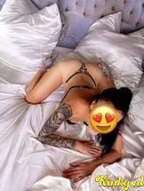 rossa-escort-via-kinky-68f78a44f044d900134e205c