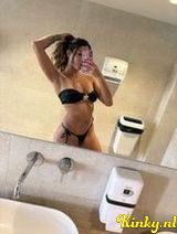Anitta - the best girlfriend experience you never had