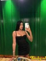 Mia - English speaking Latina Party Babe new in town