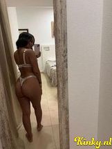 violett-prive-ontvangst-via-kinky-68e3d9686414c600131a5ce0