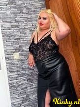 alyce-bdsm-via-kinky-68e527baf6c6eb0013e5fcf4