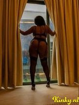 beau-virtual-sex-via-kinky-691726a92ae1c70012230766