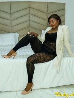 beau-virtual-sex-via-kinky-68e6e73039a405001305fa92