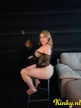 Anyela - I like to party.