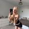elle-virtual-sex-via-kinky-68e665d3b6e471001315fa4b