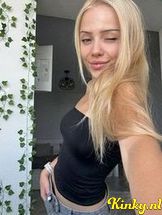 elle-virtual-sex-via-kinky-68e665d47e9b92001310bef2