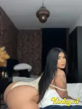 Brenda - Beauty, class and desire in one woman