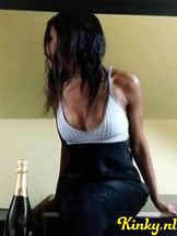 zora-erotische-massage-via-kinky-68f79749665fb20013633017