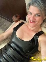 victoria-bdsm-via-kinky-68e904d17e9b92001310c34a