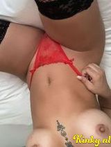 Susy - Pornstar Susy met mega reet klaar om te spuiten