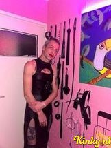 nicole-bdsm-via-kinky-68ea23c3b6e471001315ff7a