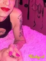 nicole-bdsm-via-kinky-68ea23c339a405001305fe96