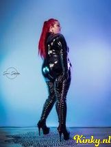 meesteres-catastrov-bdsm-via-kinky-68efb797b6e47100131605e6