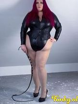 meesteres-catastrov-bdsm-via-kinky-68f69b9f35dea800130af127