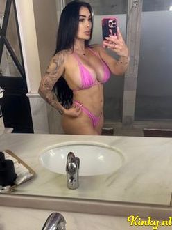 nicole-escort-via-kinky-68f62e3732844c0013f61474