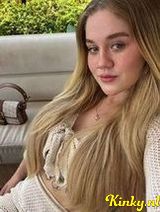 Savanna - The blond beauty