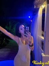 sakura-escort-via-kinky-690b71f135dea800130b1747