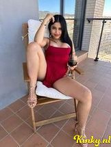 naomi-escort-via-kinky-68f66803665fb20013632e6e