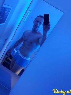 teddy-escort-via-kinky-68f6bd5e665fb20013632ea8