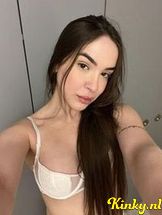 larina-escort-via-kinky-68f7a04b2ae1c7001222d31d