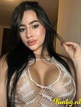 Carolina - New latina in town first time