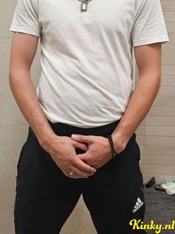 hotmaleslut-prive-ontvangst-via-kinky-6900872d2ae1c7001222ded9