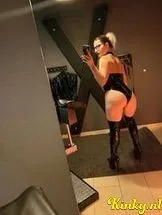 mistress-tiffany-bdsm-via-kinky-69013d3396de780013834317