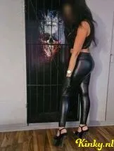 mistress-sonya-bdsm-via-kinky-691d1427a9c49d0013968f6d