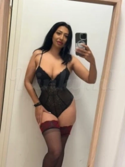 elle-escort-via-kinky-690406a3aef88e0013c9a5e7