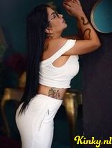 kataleya-escort-via-kinky-690df83af044d900134e4325