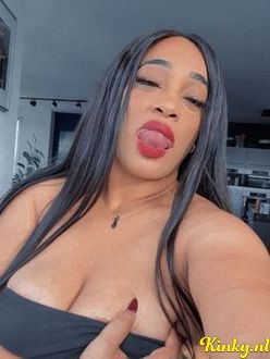 shantiell-prive-ontvangst-via-kinky-6909ff882ae1c7001222f1e2