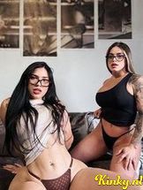 mia&luna-prive-ontvangst-via-kinky-6903df0d32844c0013f62f1f