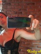 melania-prive-ontvangst-via-kinky-6909c77e96de7800138350de