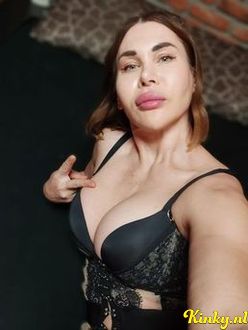 melania-prive-ontvangst-via-kinky-6909c77ec0682f0013e01efb