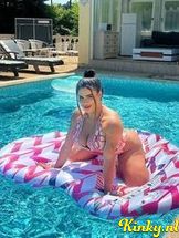 julia-prive-ontvangst-via-kinky-6908e56932844c0013f63738