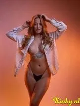 caro-virtual-sex-via-kinky-690c656c96de7800138356e1