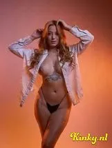 caro-virtual-sex-via-kinky-6983c1135ed0c0001212b27f