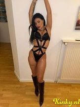 adela-escort-via-kinky-690a5ed3f65b700013931c92