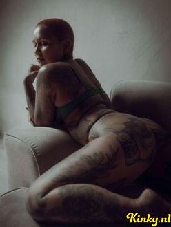 jazz-erotische-massage-via-kinky-690afb7732844c0013f63b39