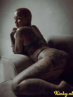 jazz-erotische-massage-via-kinky-690afb7732844c0013f63b39