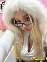 lolla-virtual-sex-via-kinky-690baa1ef044d900134e3f1a