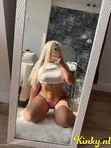 lolla-virtual-sex-via-kinky-690dea25a9c49d001396777e