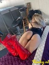 Nicolle - New in town new