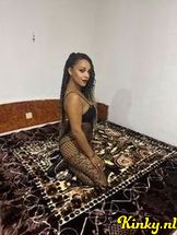 karolina-escort-via-kinky-69174aaec0682f0013e035d5