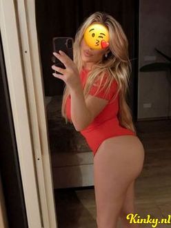 nadine-virtual-sex-via-kinky-6915c78e96de780013836743